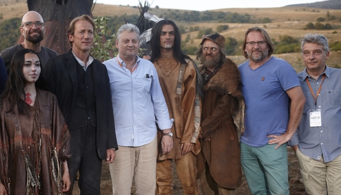 Philipp Stölzl, Wotan Wilke Möhring, Berislav Šipuš, Nik Xhelilaj, Iazua Larios, Hrvoje Hribar, Aleksandar Črček; filming wedding scene; Winnetou set in Breze; Christian Becker, Hrvoje Hribar (photo credits: RTL/ Rat Pack – Nikola Predovic) 